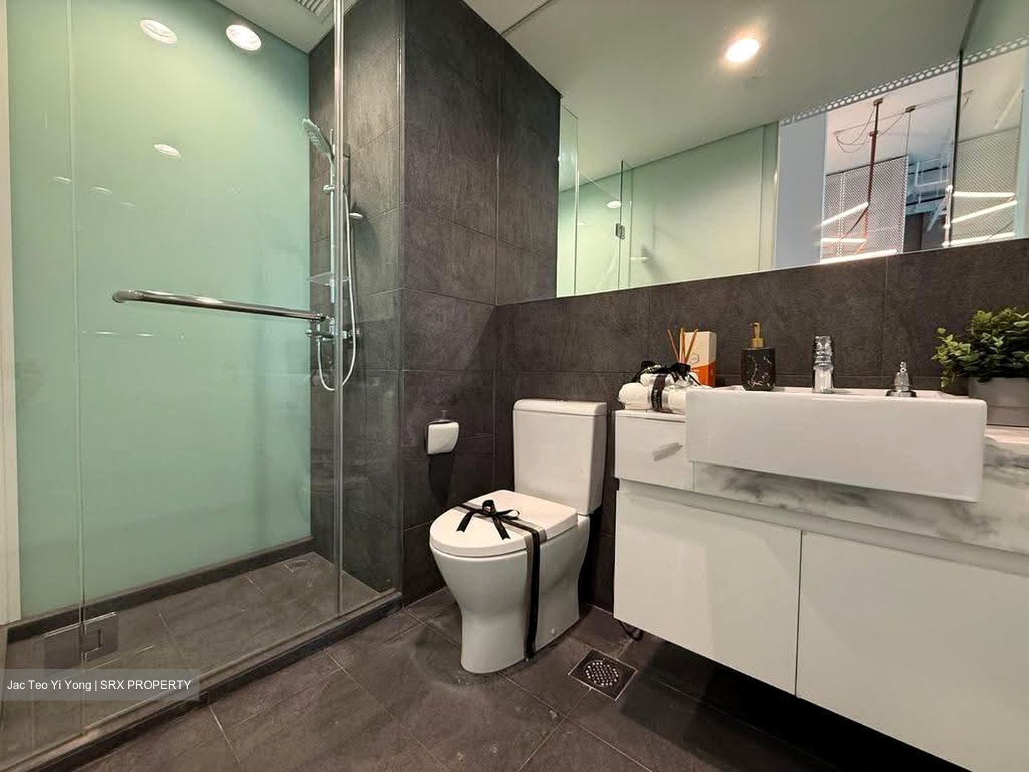 Arc 380 (D8), Office #634929871